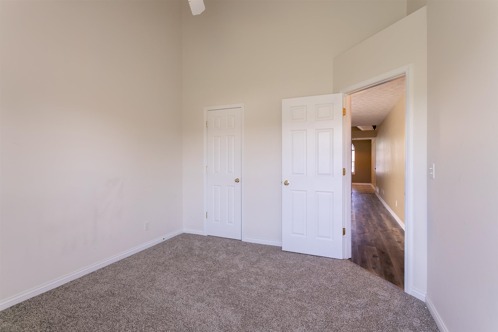 Cayes Dr, Evansville, IN 47725