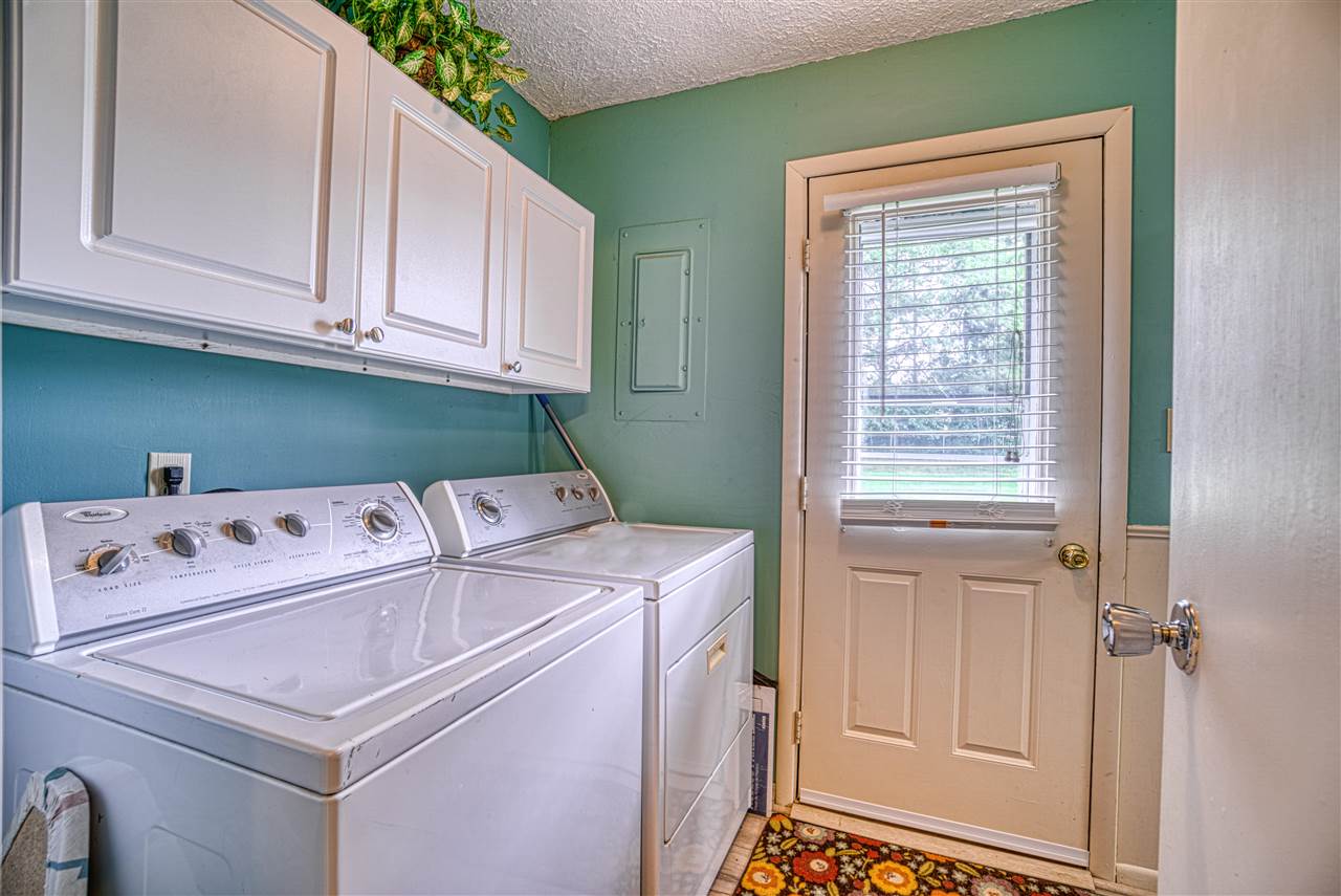 Morris Dr, Henderson, KY 42420