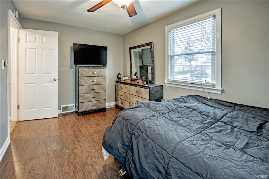 Dekalb St, Tonawanda, NY 14150