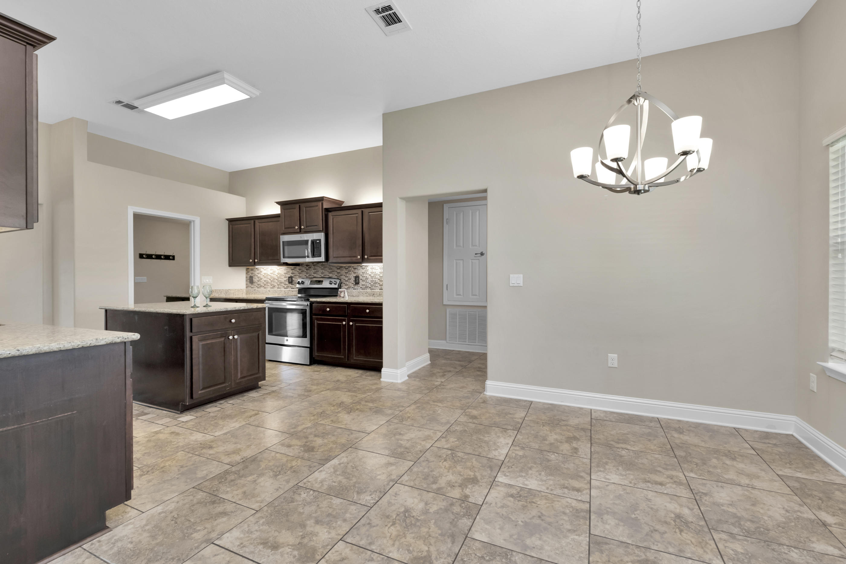 Meadow Mist Ct, Navarre, FL 32566