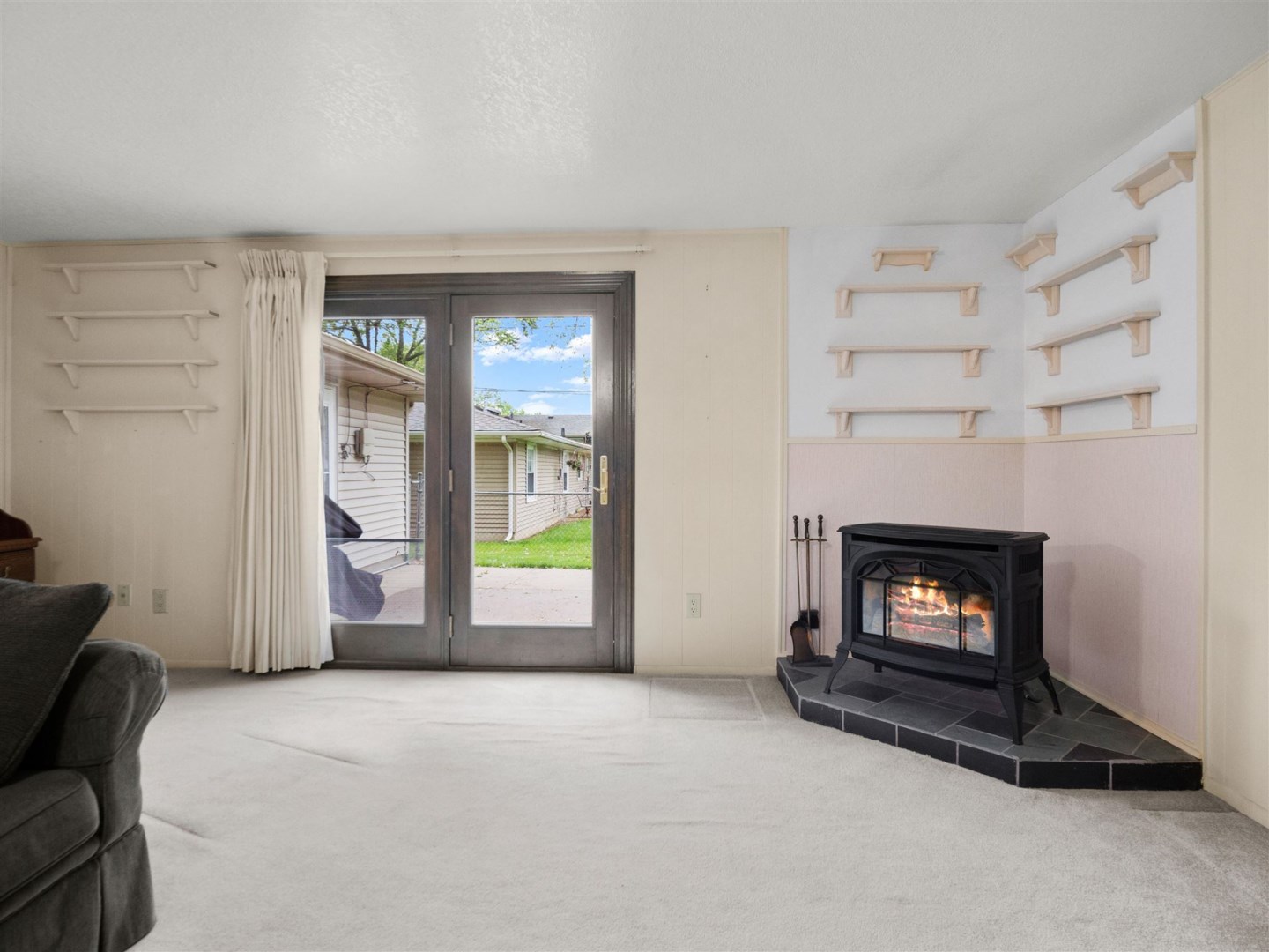 Dundee Dr, New Haven, IN 46774