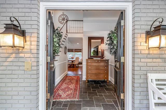 69th St, Mission Hills, KS 66208