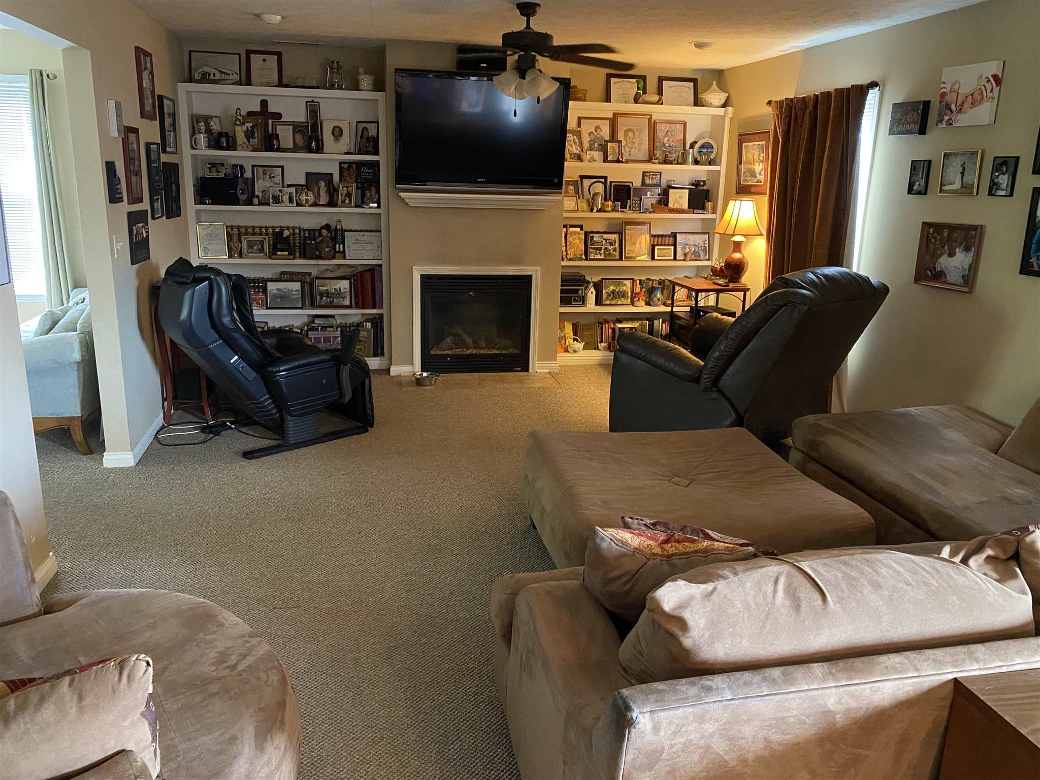 Overland Dr, Newburgh, IN 47630