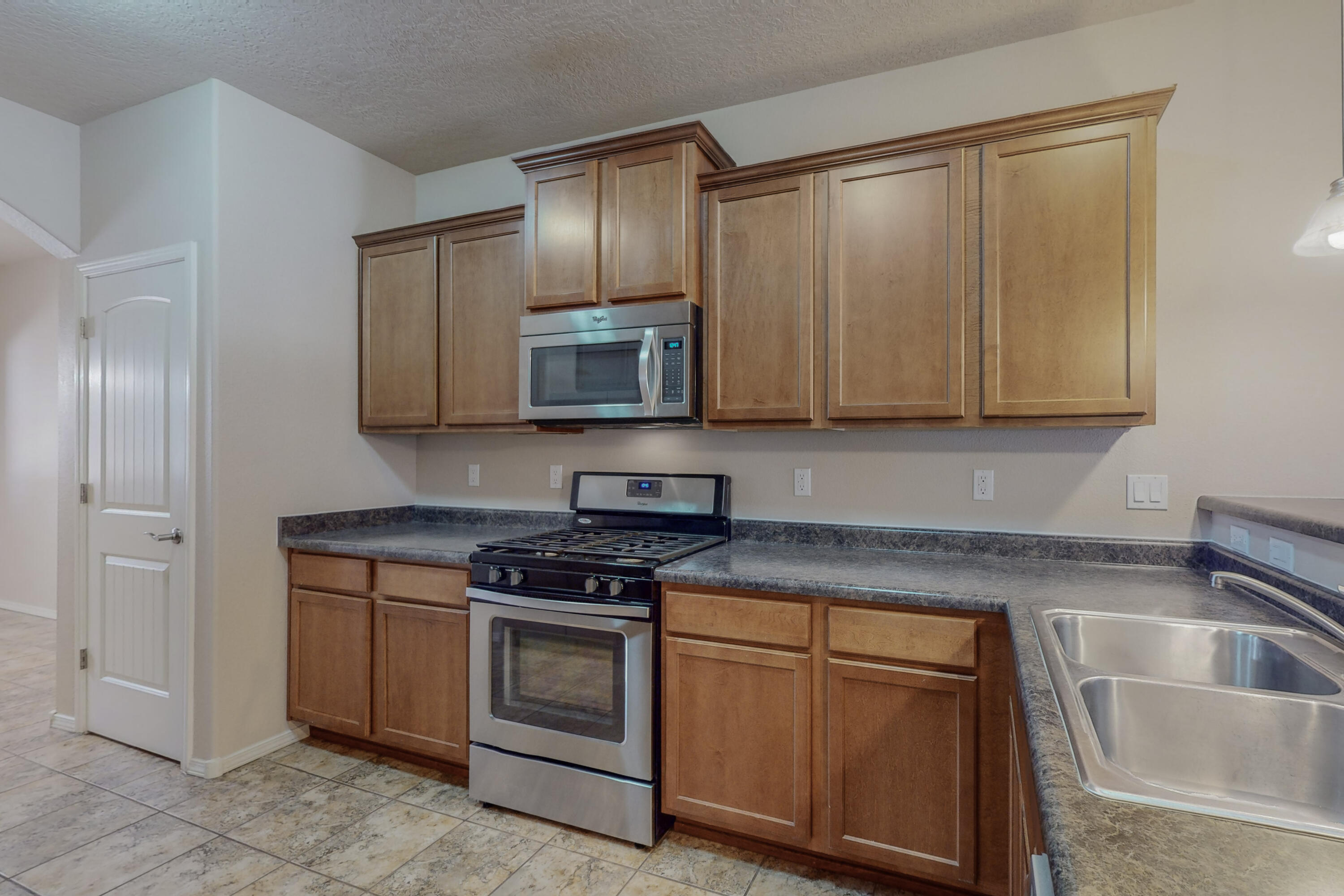 Ermemin Ave, Albuquerque, NM 87114