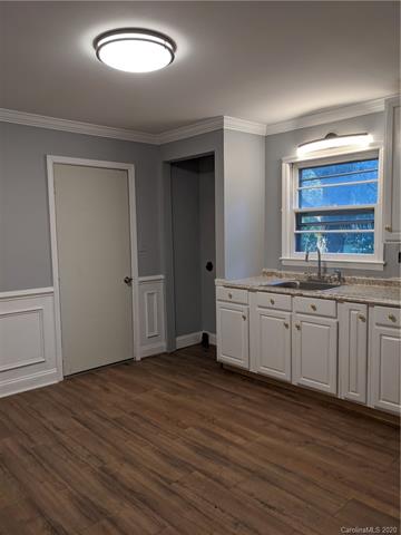 Feldbank Dr, Charlotte, NC 28216