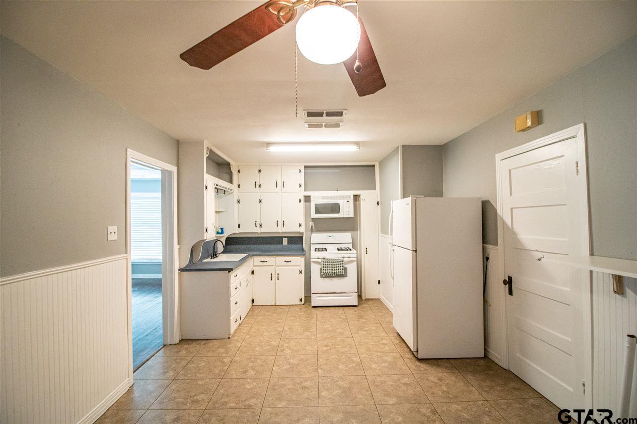 Mallory St, Lindale, TX 75771