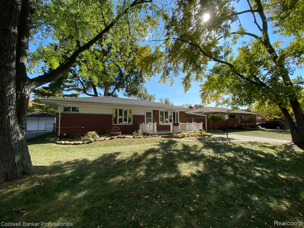 Shannon Dr, Sterling Heights, MI 48314