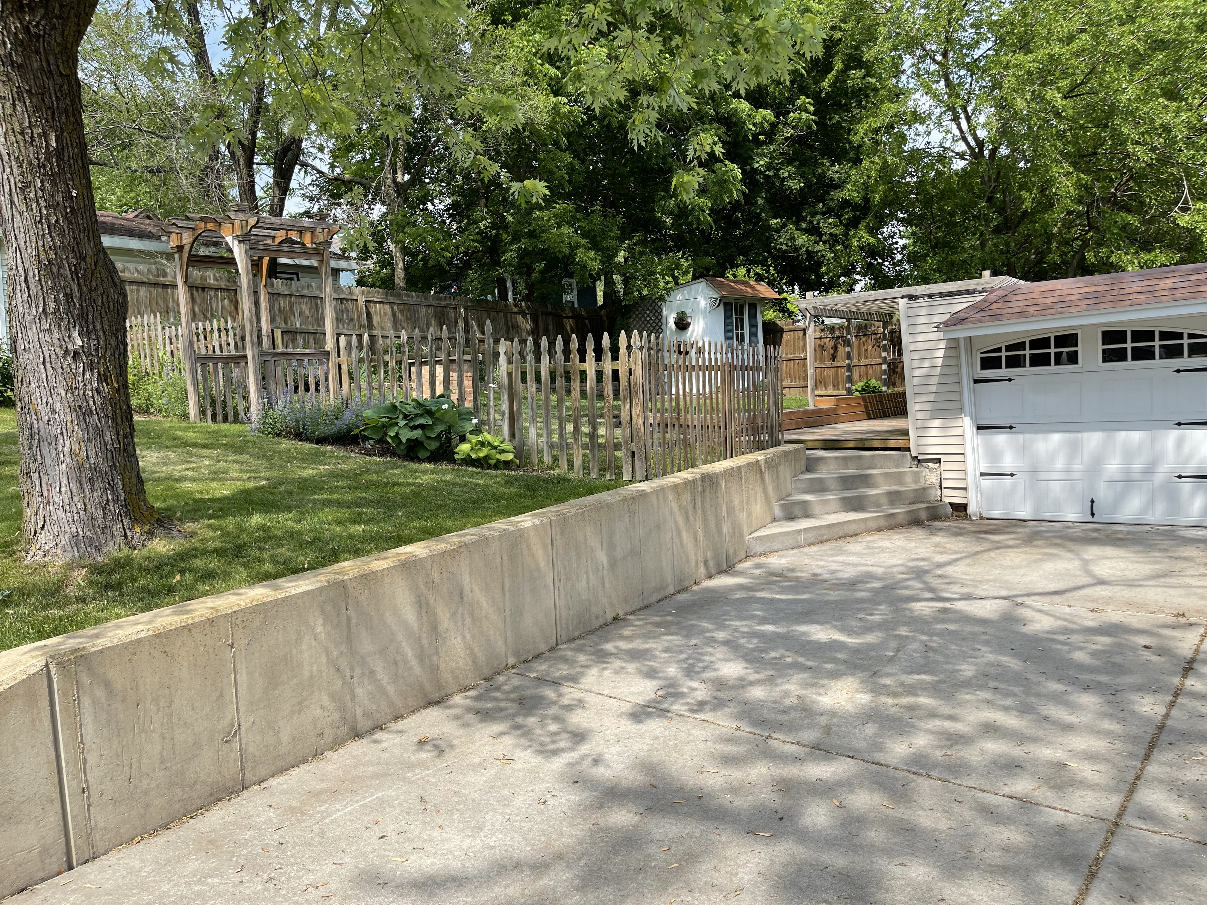 5th St, Peru, IL 61354