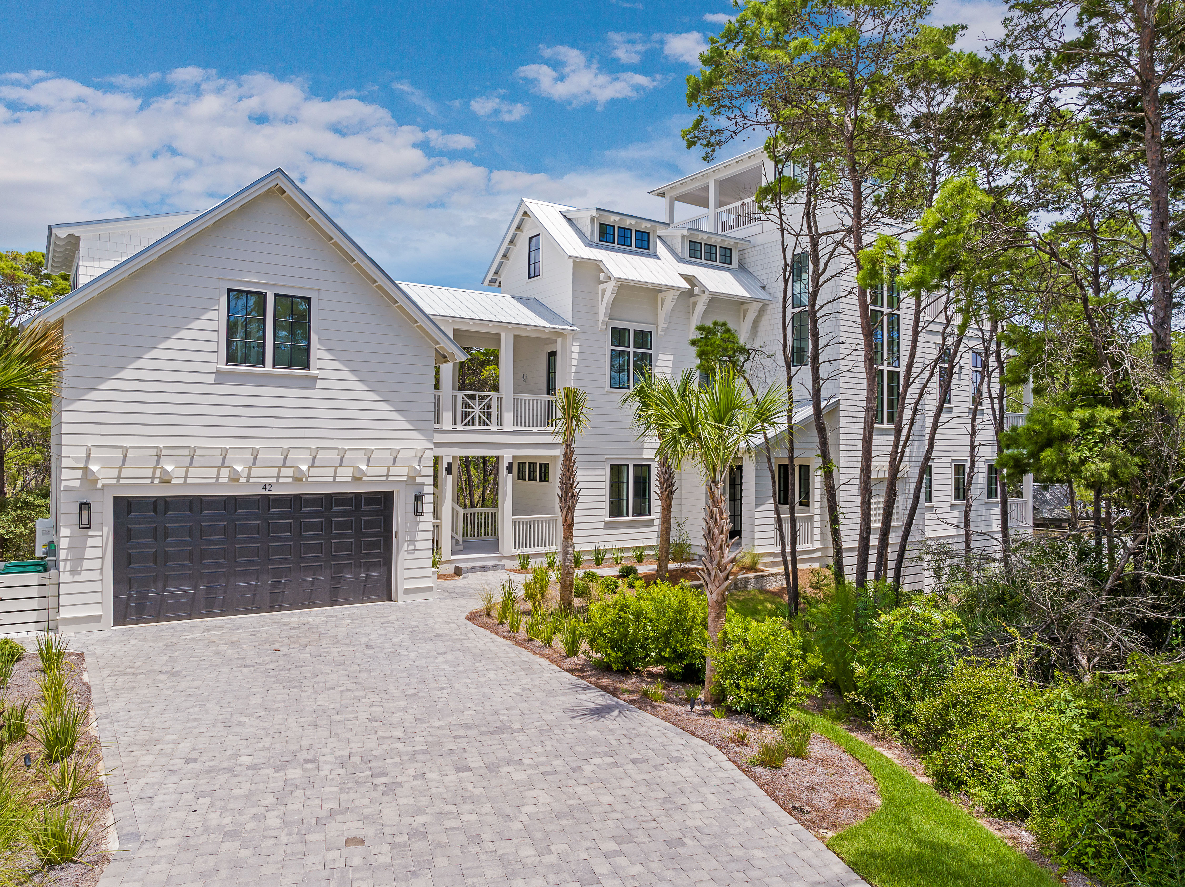 Meticulously Maintained Custom Home With Gulf Views From Rooftop Deck