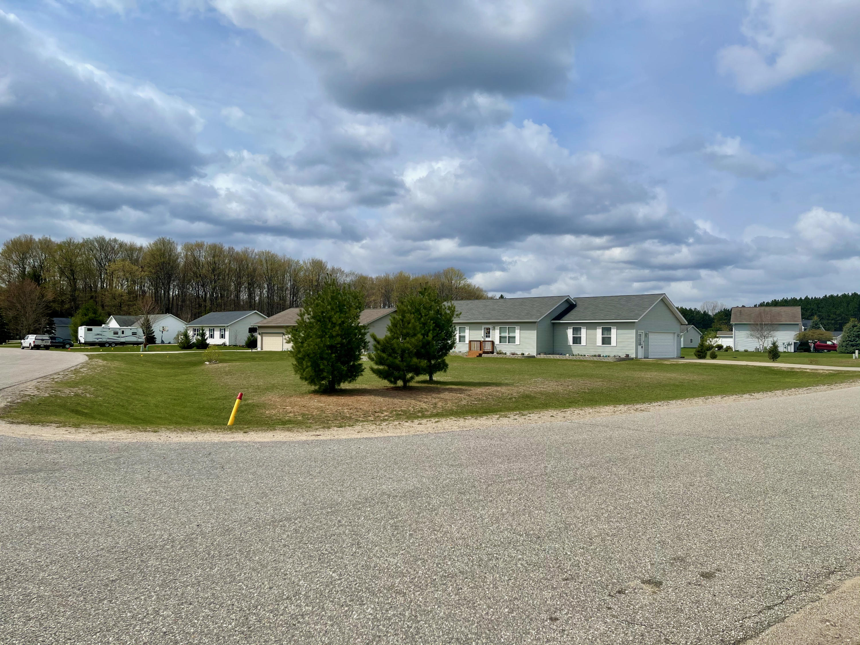 Krystal Meadow Ln, Gaylord, MI 49735