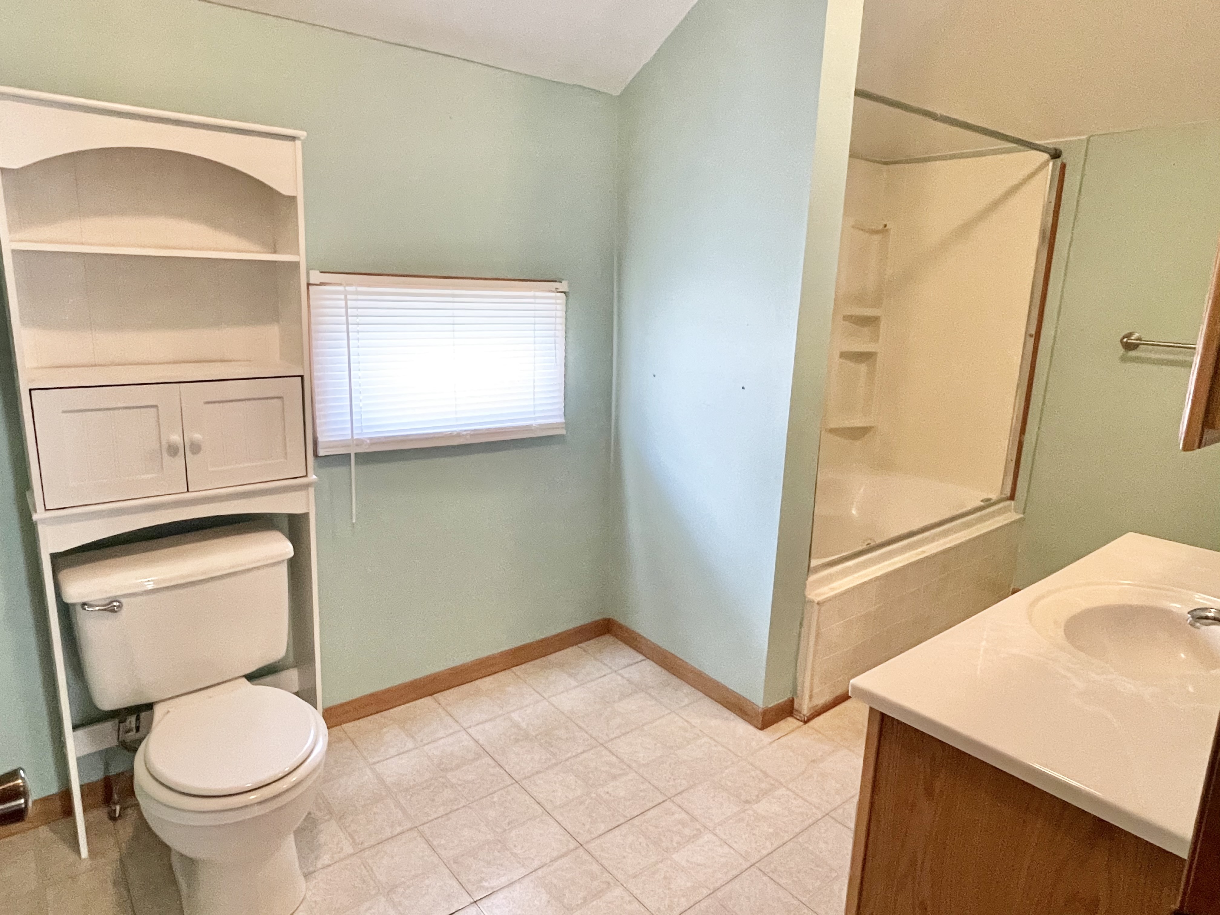 9th St, LA Salle, IL 61301