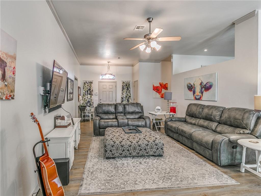 Winfield Ln, Moore, OK 73160