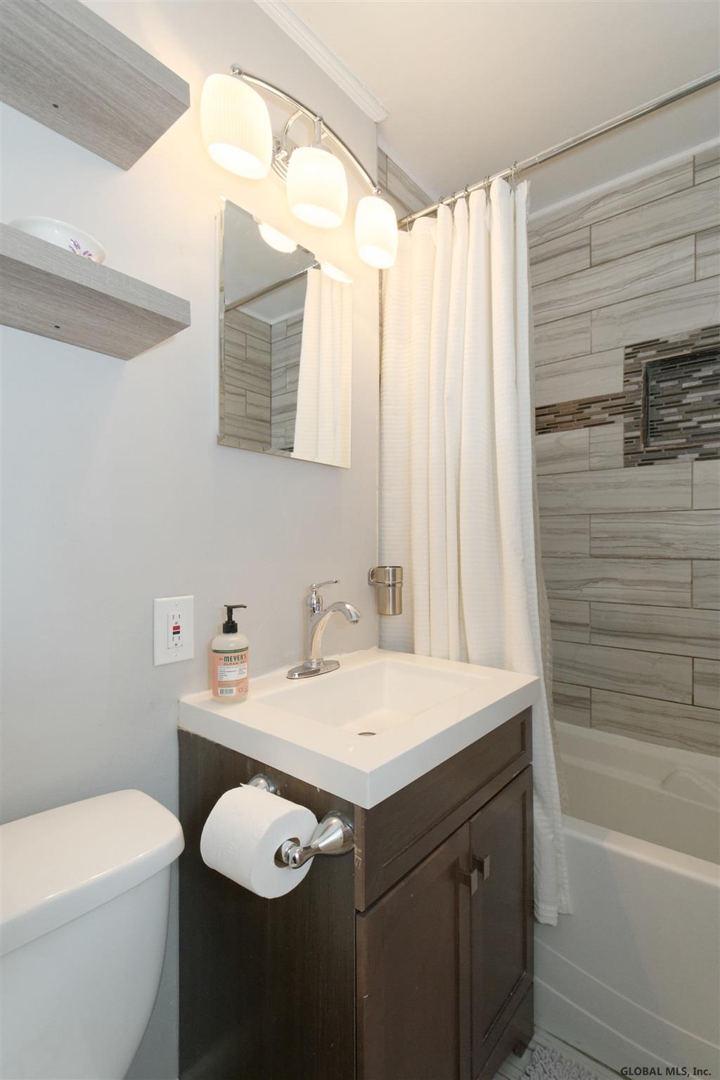Keeler Dr, Albany, NY 12208