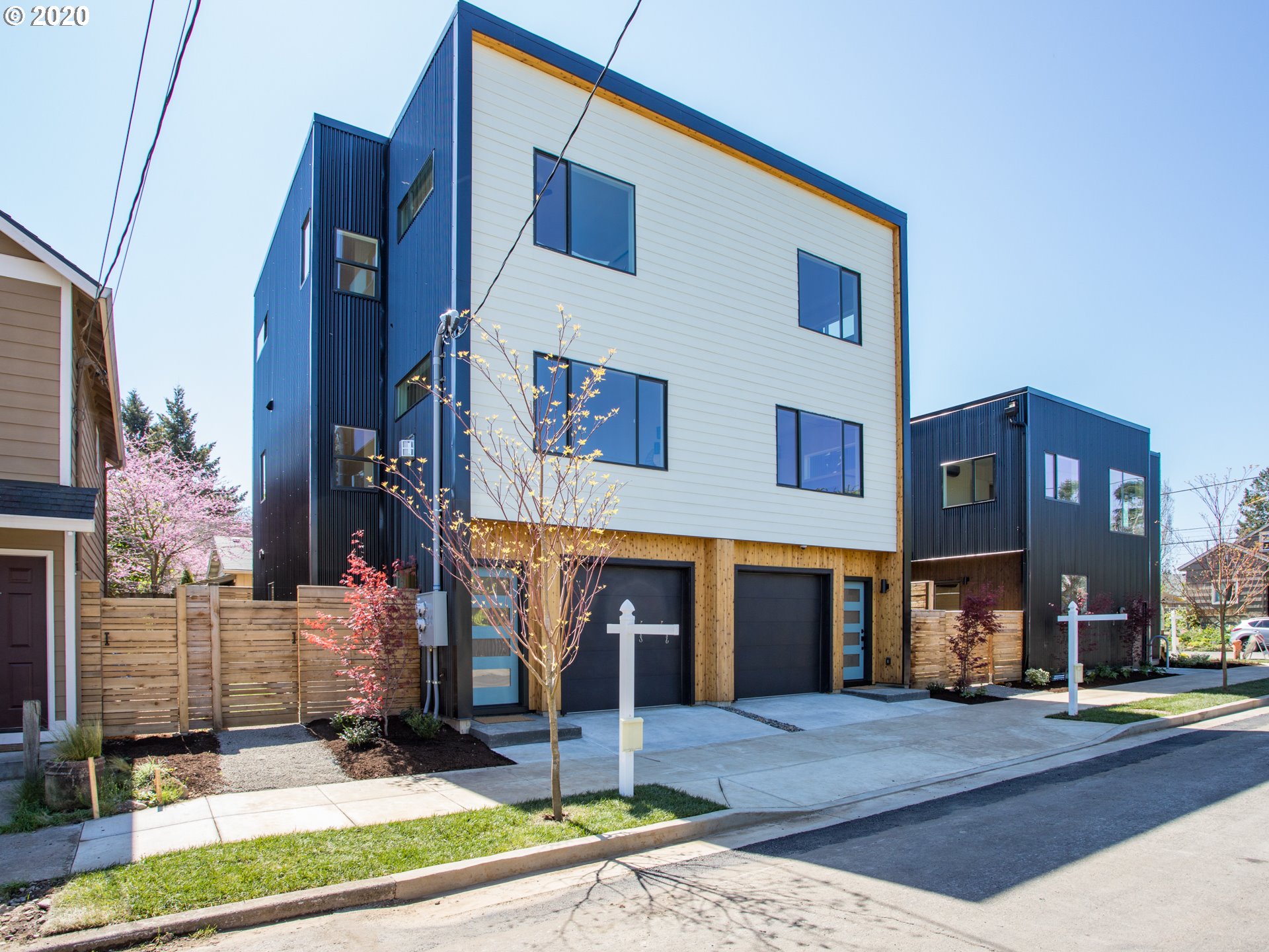 Holladay St, Portland, OR 97213