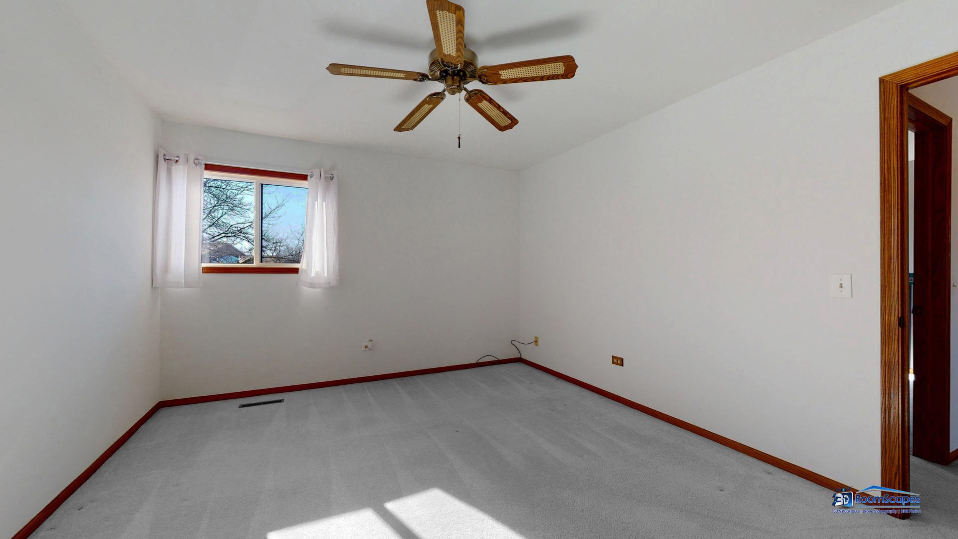 Shakespeare Dr, Grayslake, IL 60030