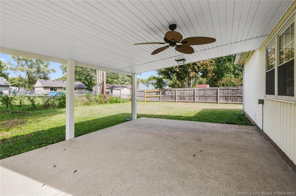 Higgins Dr, Jeffersonville, IN 47130