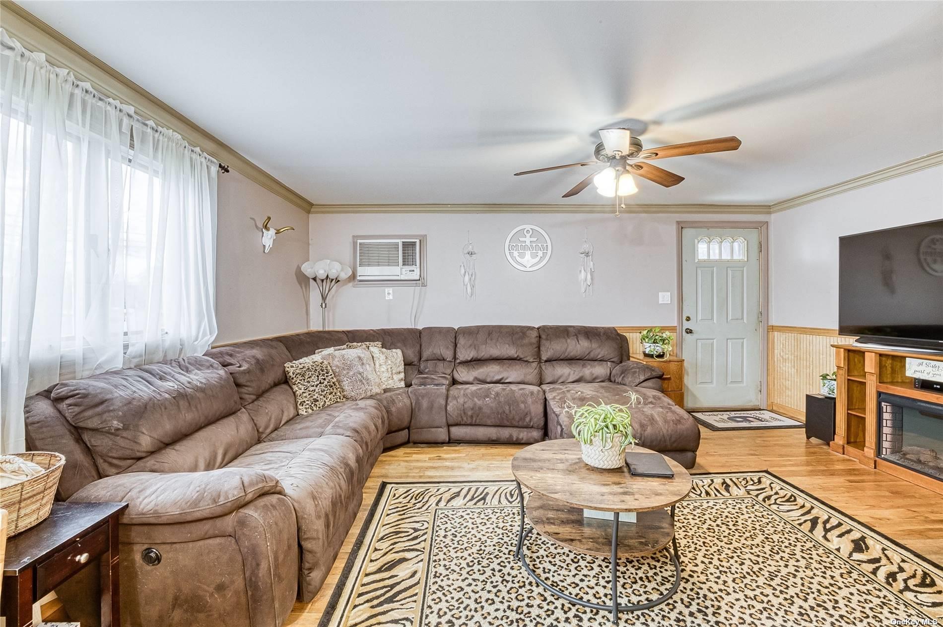 Samuel St, Ronkonkoma, NY 11779