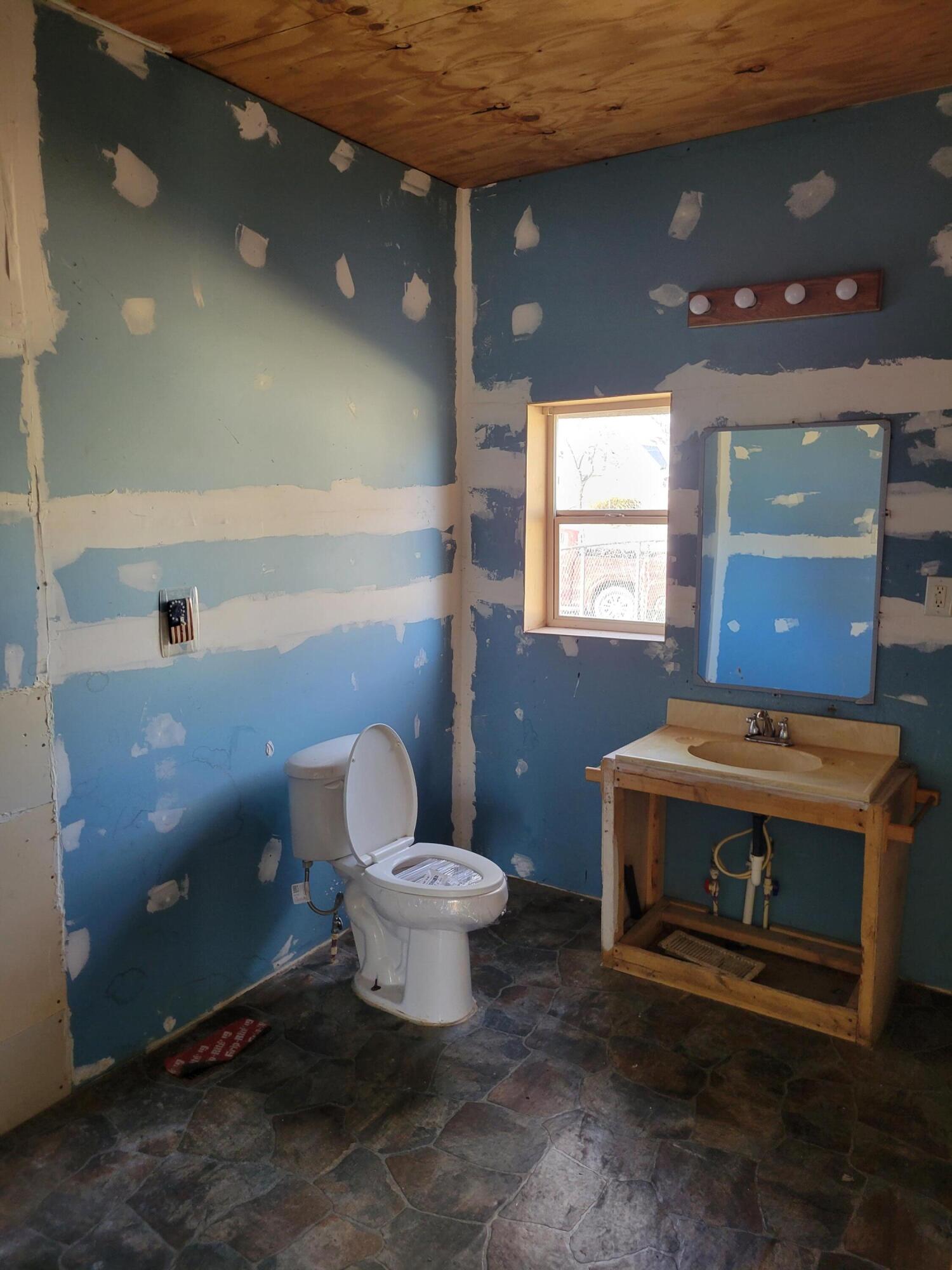Rinker Ave, Aurora, MO 65605