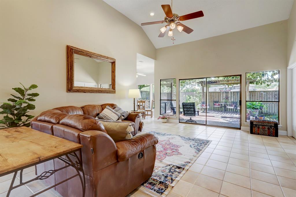 Highland Lakes Dr, Missouri City, TX 77459