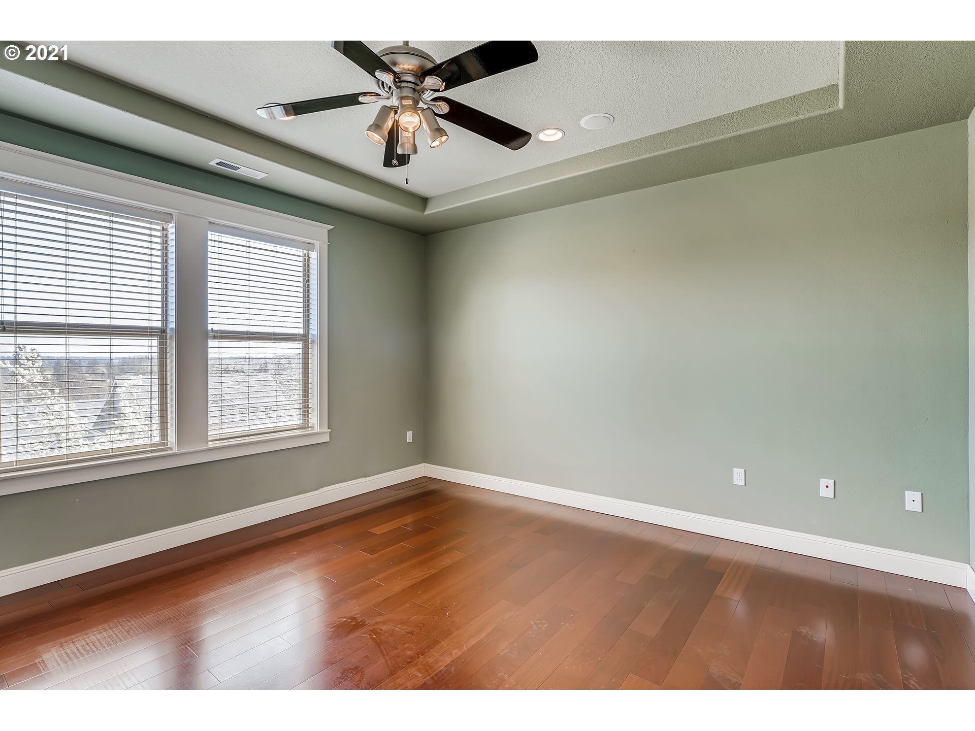 Ennis Ct, LA Center, WA 98629