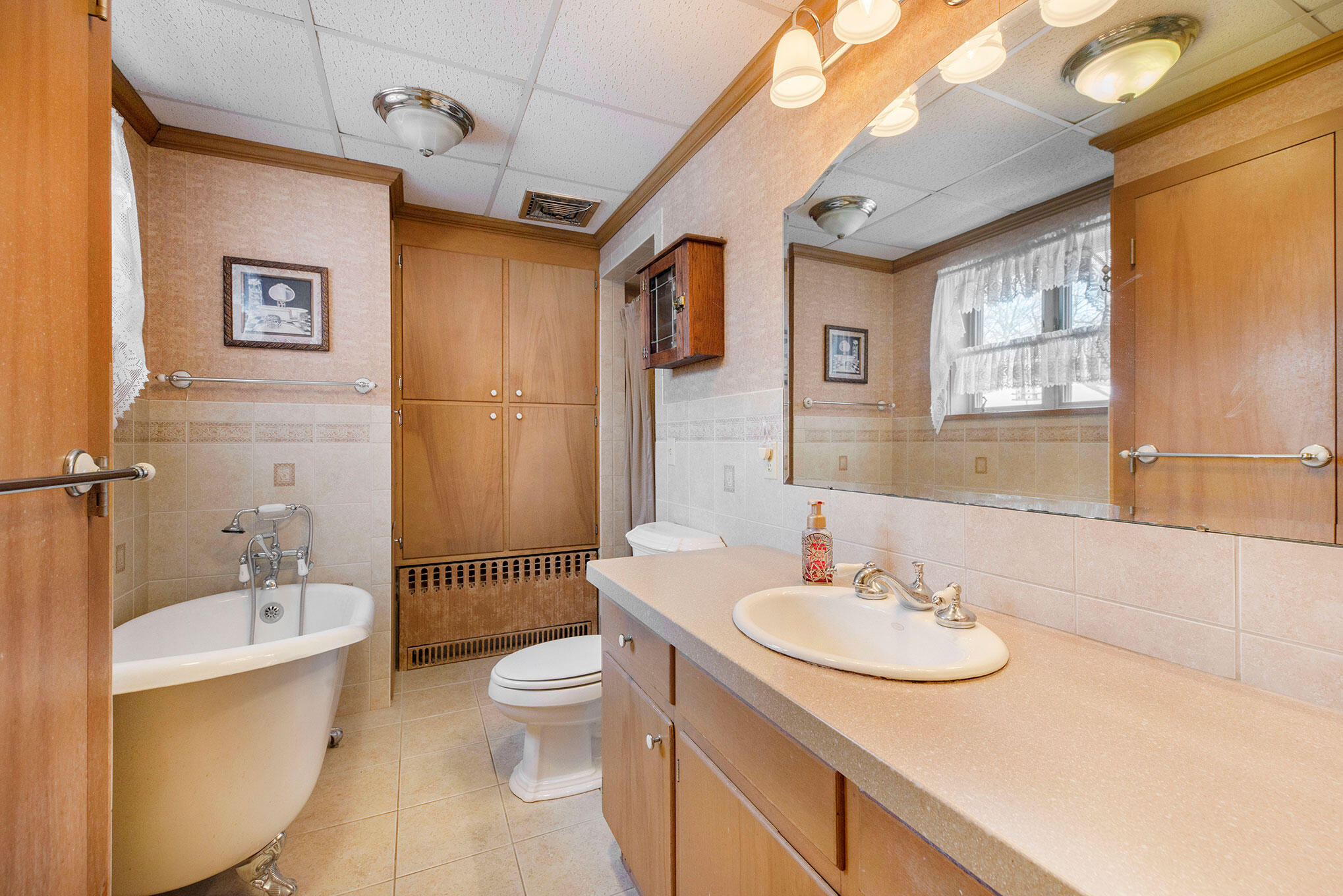 Main St, Fremont, MI 49412