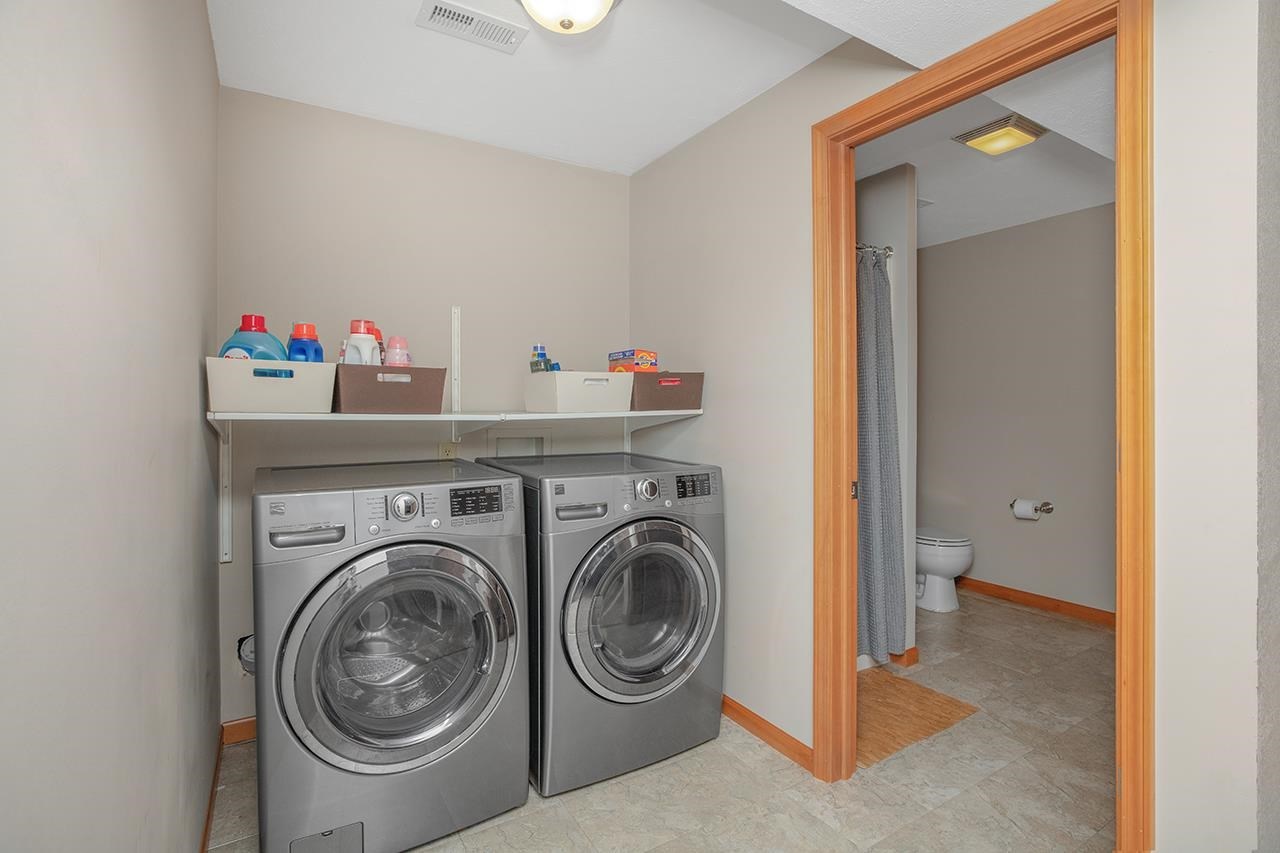 Van Gilst Dr, Goshen, IN 46528