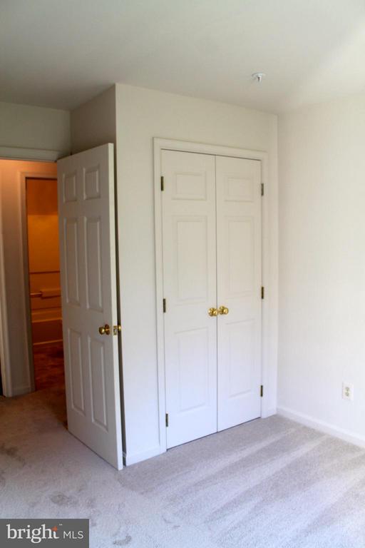 Scarlet Oak Dr, Manassas, VA 20110