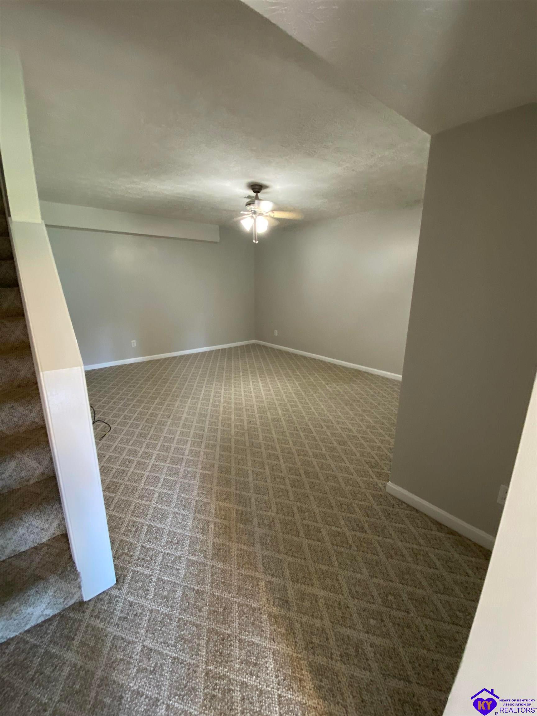Twin Lakes Dr, Vine Grove, KY 40175