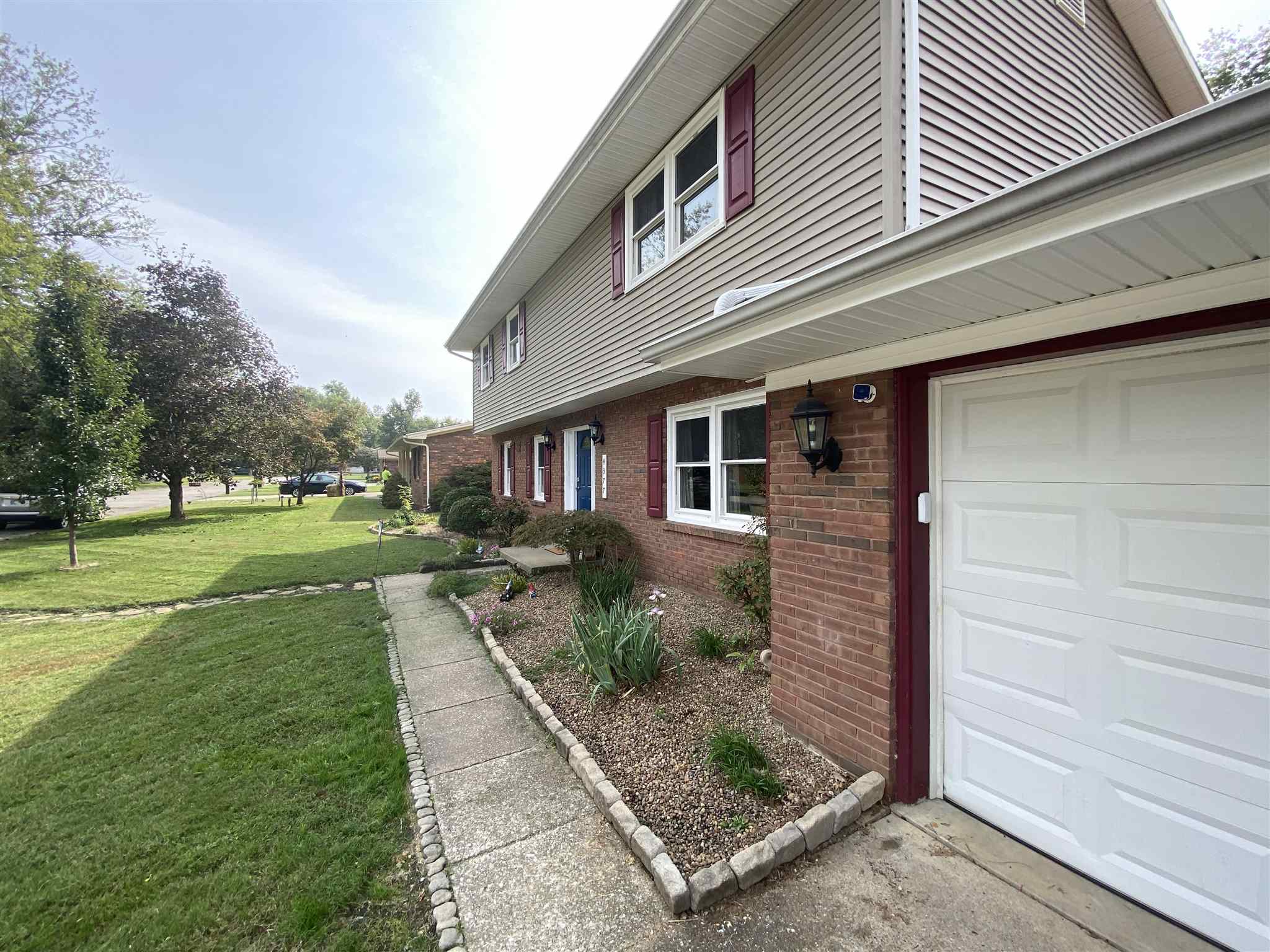 Larch Pl, Newburgh, IN 47630
