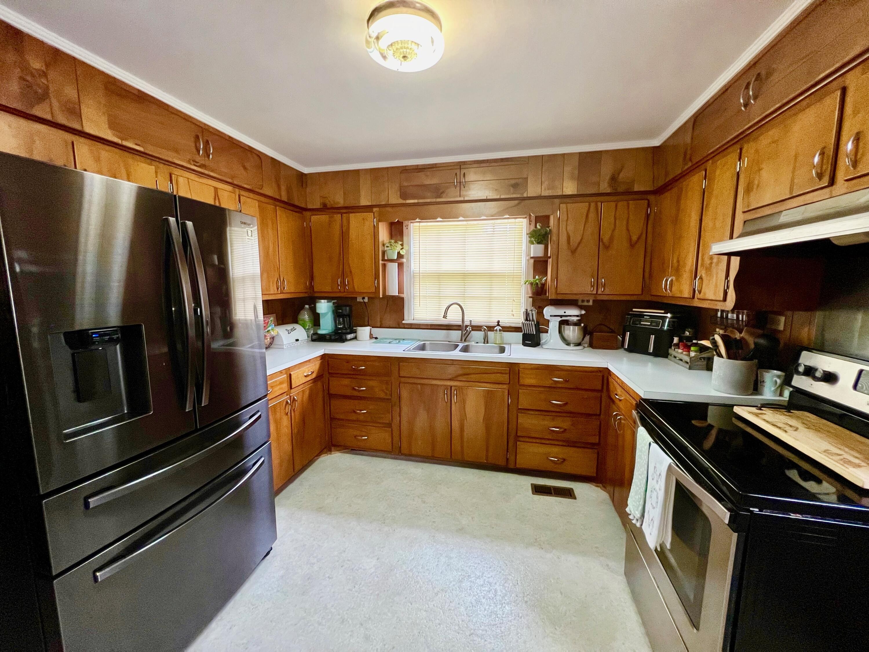 Rhea Ave, Spring City, TN 37381