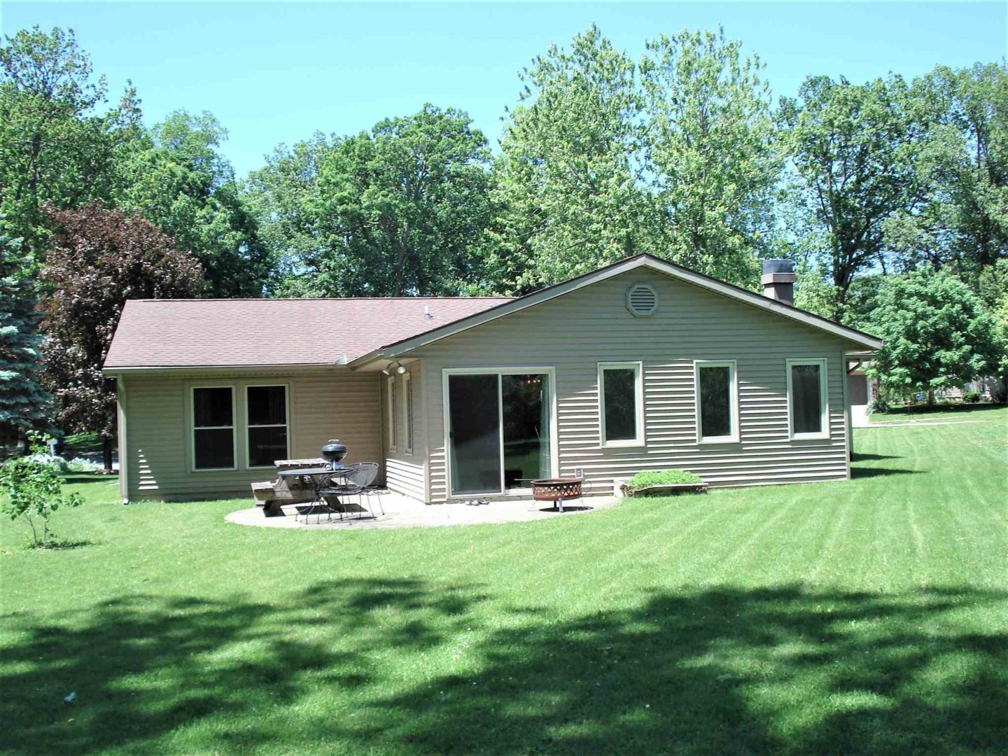 Pavilion Ct, Fort Wayne, IN 46835