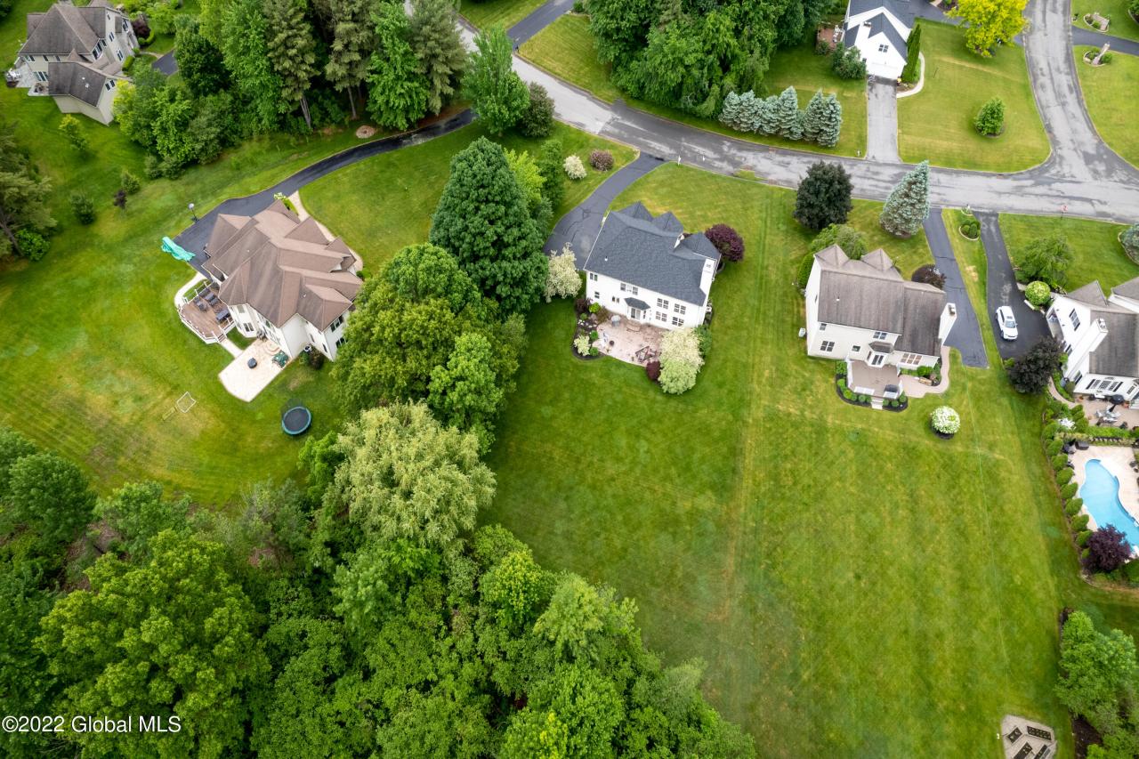 Spice Mill Blvd, Halfmoon, NY 12065