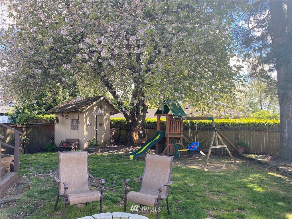 Huson St, Tacoma, WA 98406