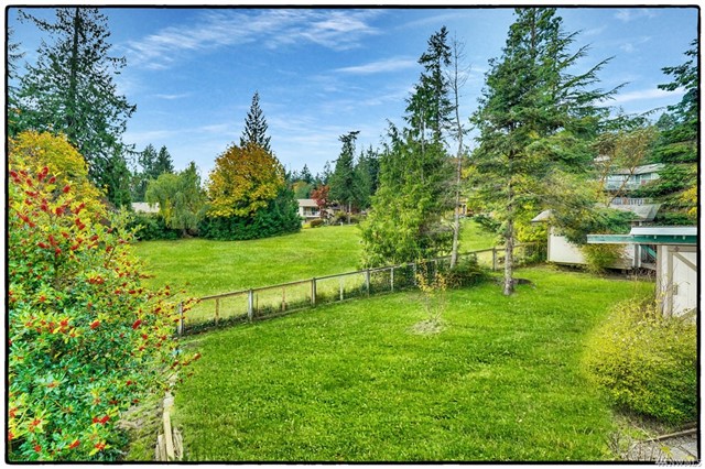 Klickitat Dr, LA Conner, WA 98257