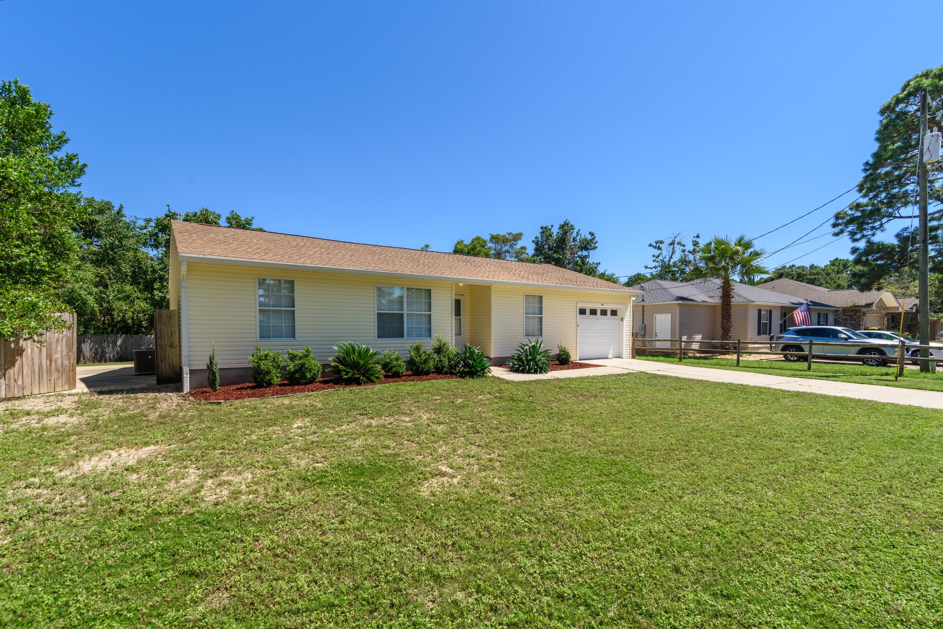 Cowrie Ave, Fort Walton Beach, FL 32548