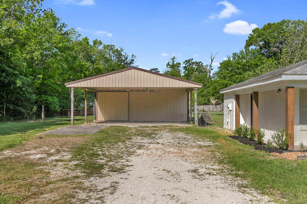 Oak Wood Dr, Sulphur, LA 70663