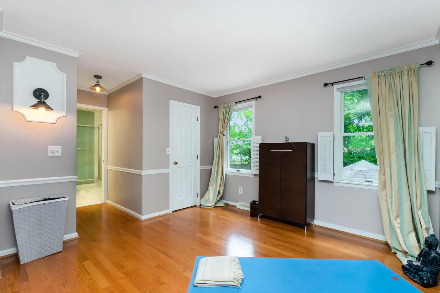 Spinningwheel Ln, Cincinnati, OH 45244