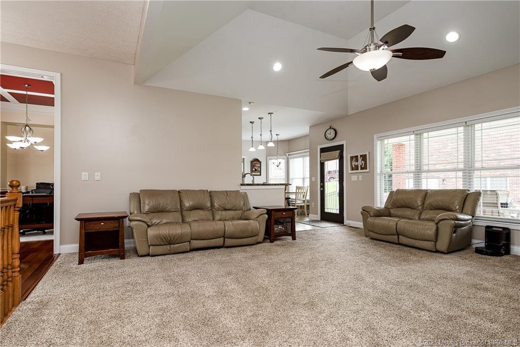 Kyra Cir, New Albany, IN 47150