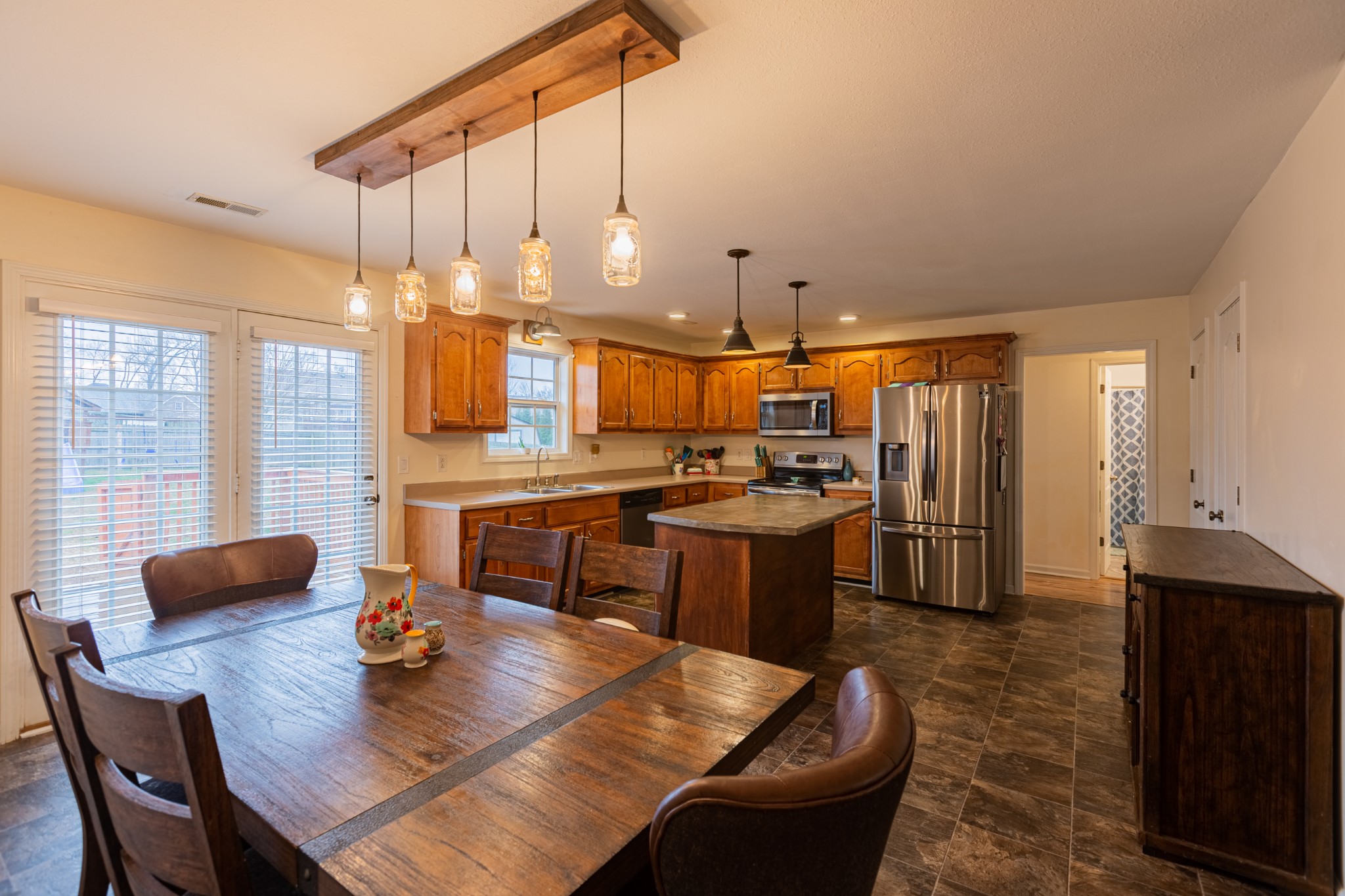 Gaine Dr, Clarksville, TN 37040