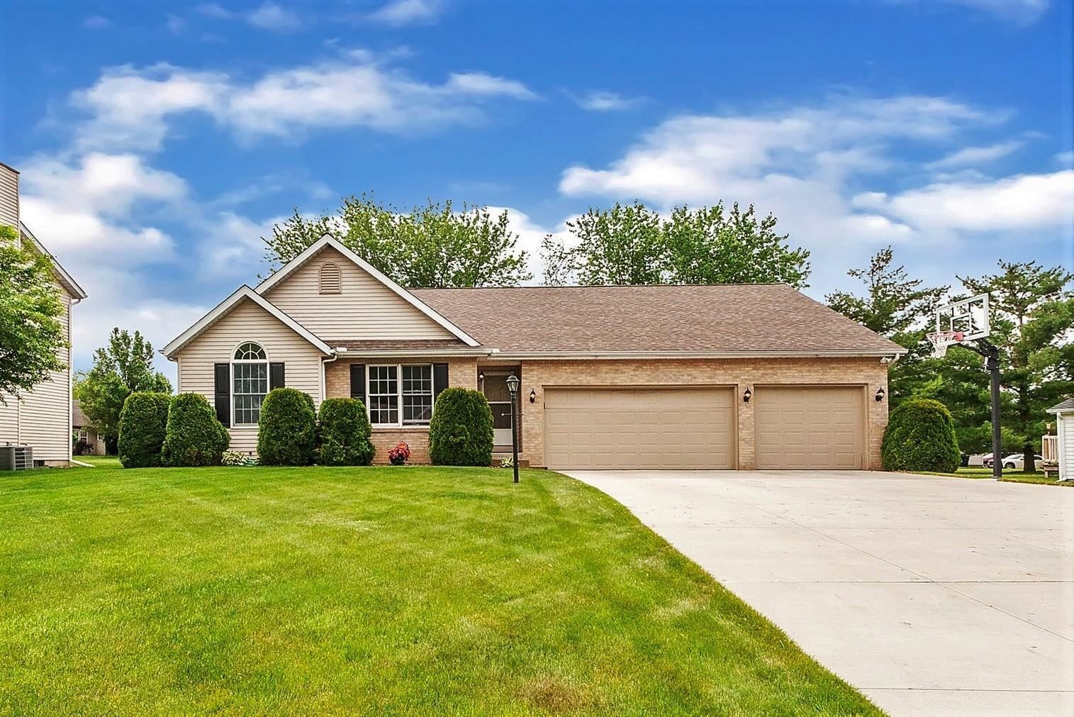 Finch Dr, South Bend, IN 46614
