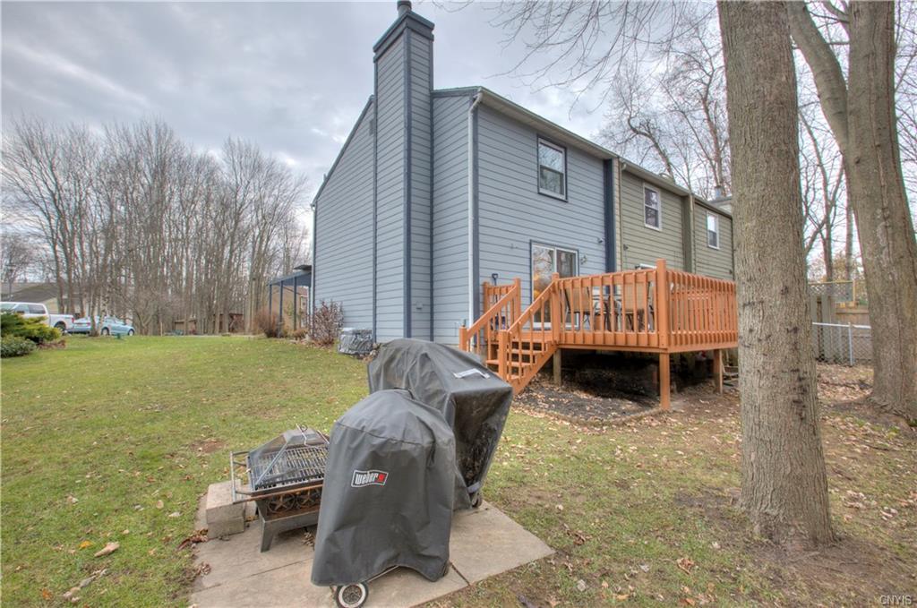 Softwind Cir, Baldwinsville, NY 13027