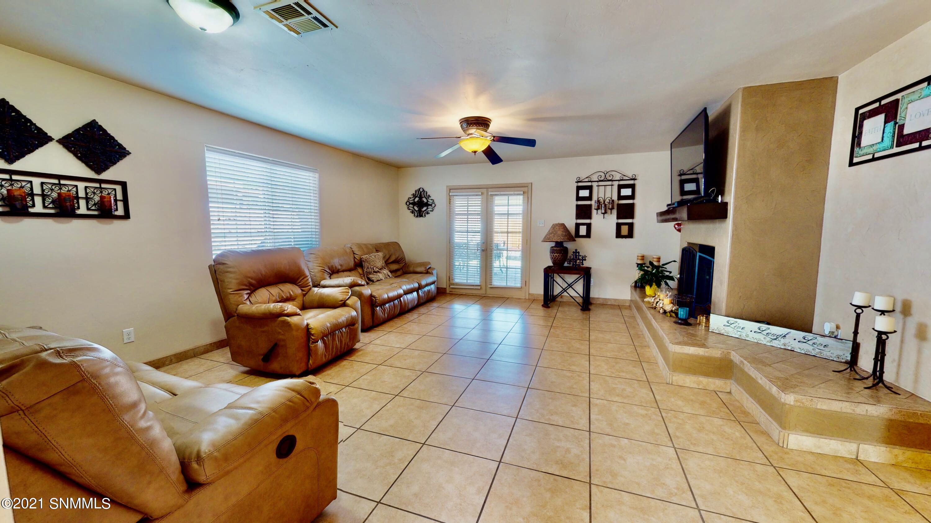 Ivydale Dr, Las Cruces, NM 88005