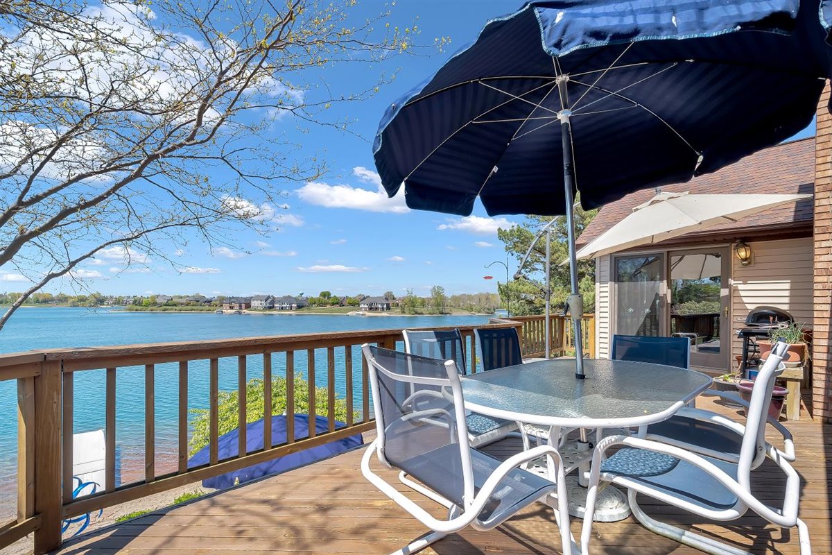 Lakes Edge Dr, Oxford, MI 48371