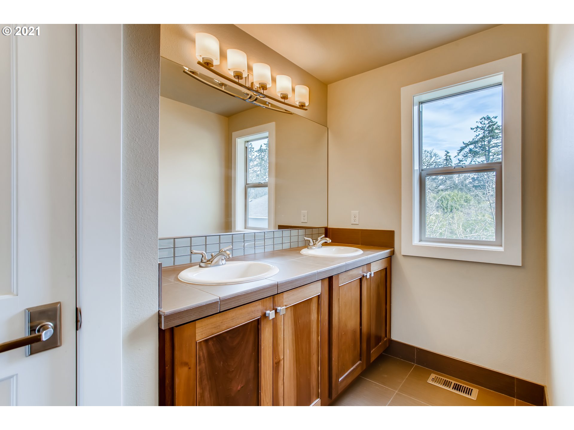 Lower Dr, Lake Oswego, OR 97035 #1