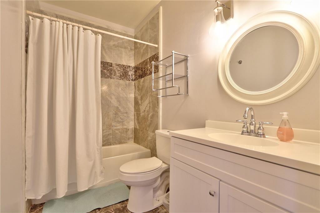 Genesee St, Geneva, NY 14456