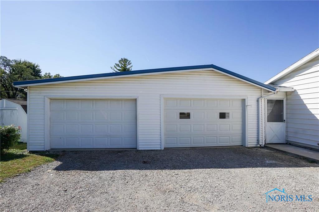 Swing Ave, Findlay, OH 45840