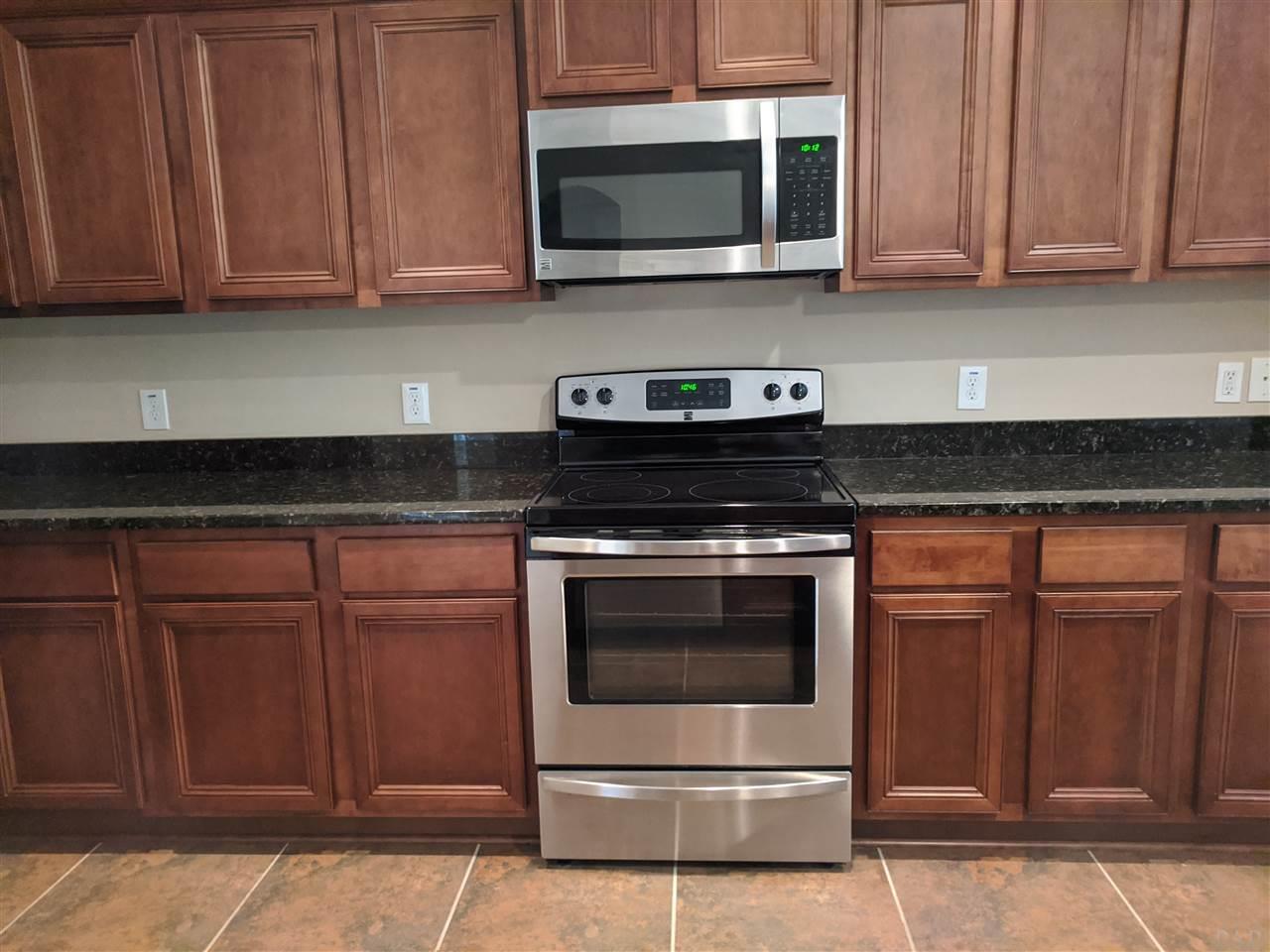 Fiddlers Cir, Cantonment, FL 32533