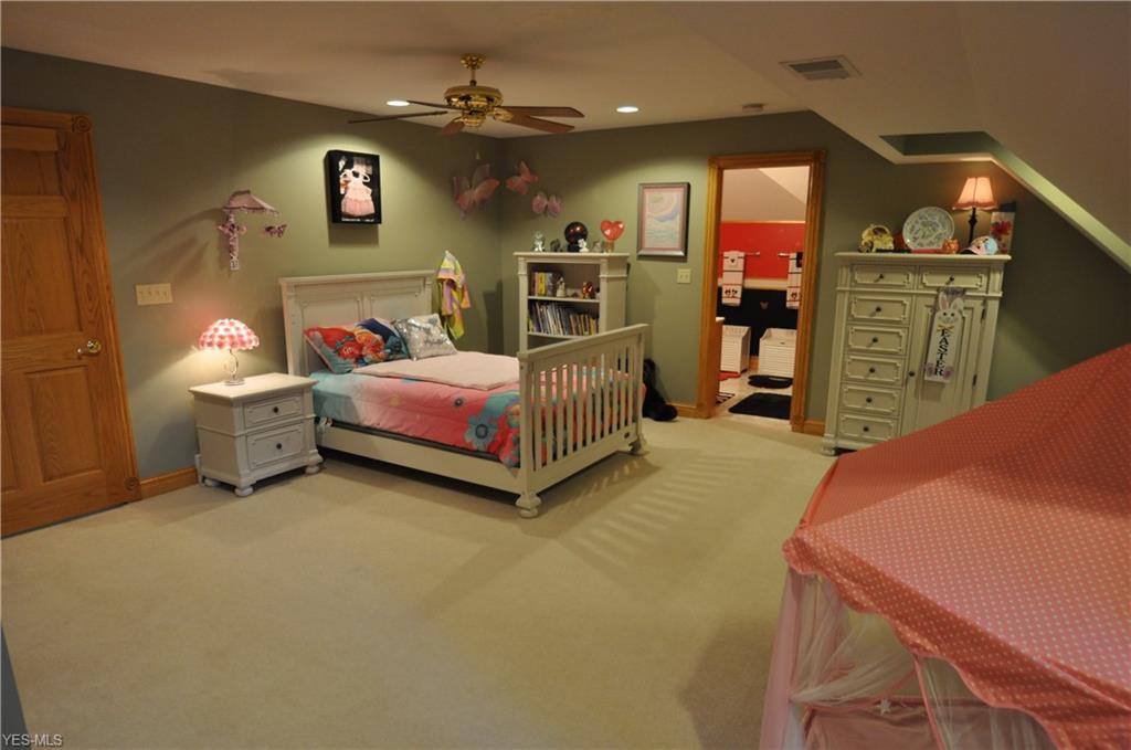 Oakmont Ct, Canfield, OH 44406
