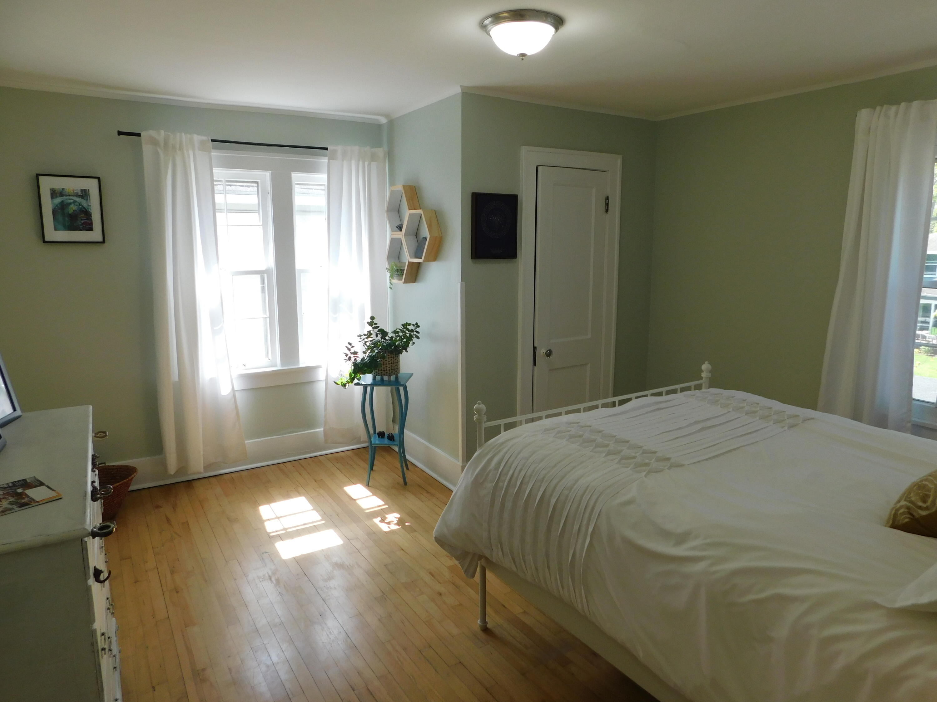 Maple St, Kalamazoo, MI 49008