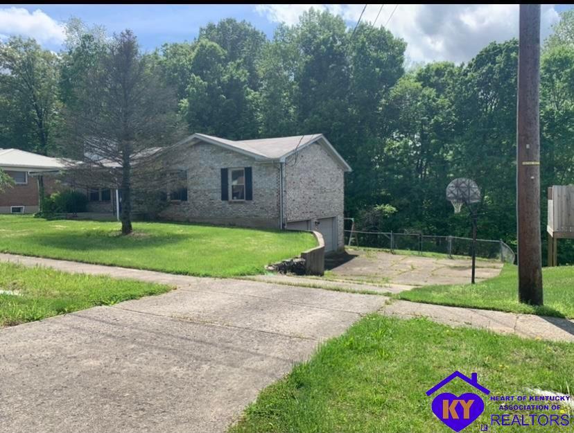 Kentucky Cir, Radcliff, KY 40160